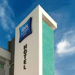 Ibis Budget Centre Отель 2*
