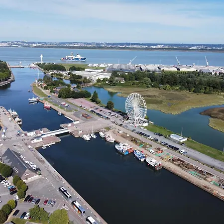 Ibis Budget Centre מלון